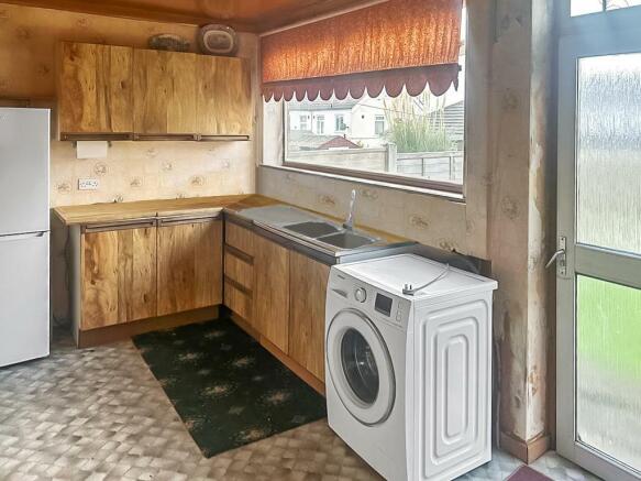 Kitchen: