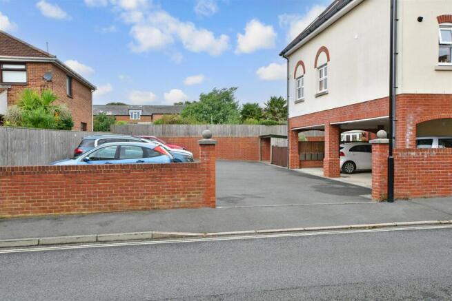 Driveway/Parking