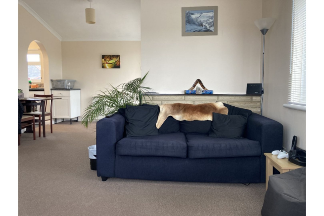 Lounge/Dining Room