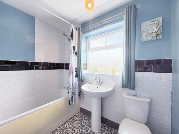 3 bed Semi-Detached for sale Image 8
