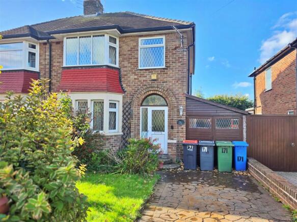3-bed semi-detached on Blackpool Old Road, Poulton-Le-Fylde, £220,000