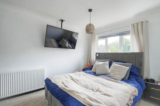 3 bed Semi-Detached to rent Image 8