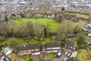 35, Mount Close, High Wycombe HP12 3PE