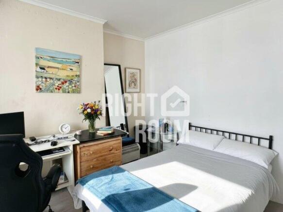 room-4-302-burgess-road-so16-3bj-1023457