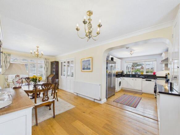 4 bed Detached for sale Image 5