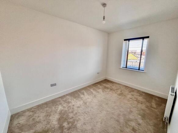 2 bed House to rent Image 9