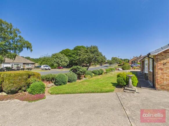 2 bed Semi-Detached Bungalow for sale Image 4