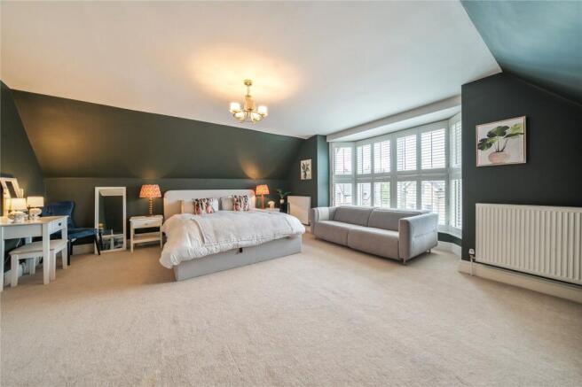 6 bed Semi-Detached for sale Image 9