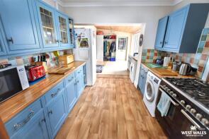 27, Woodfield Grove, Cosheston, Pembroke Dock SA72 4UE