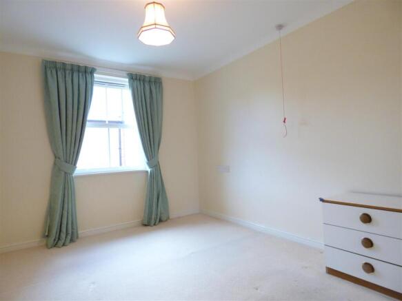 1 bed Apartment to rent Image 4