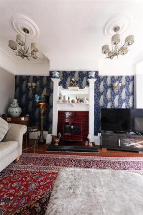 5 bed Semi-Detached for sale Image 8