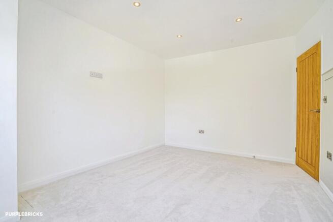 3 bed Semi-Detached for sale Image 10