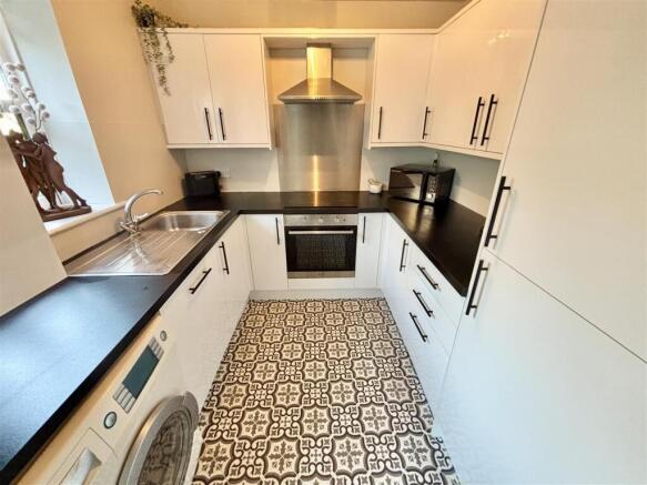 3 bed Town House for sale Image 9