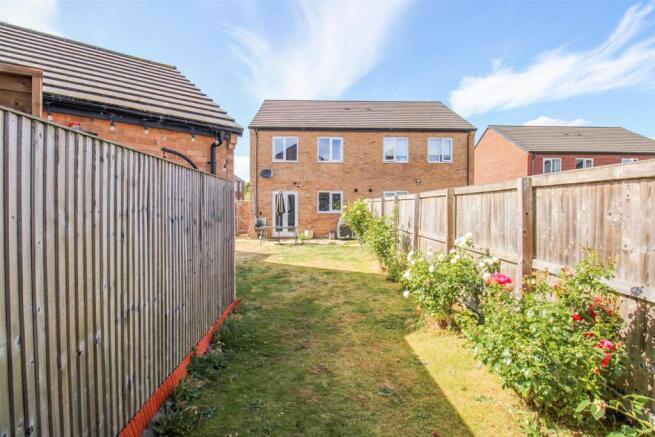 3 bed Semi-Detached for sale Image 12