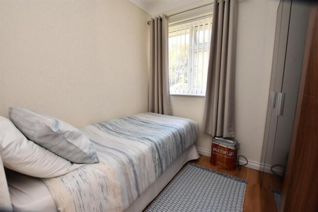 BED3.JPG