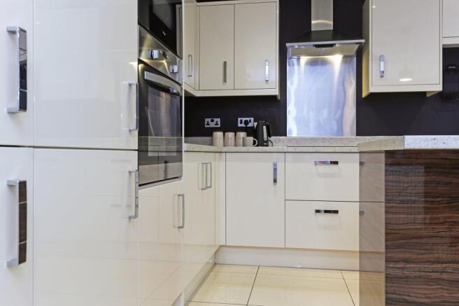 4 bed Terraced for sale Image 7