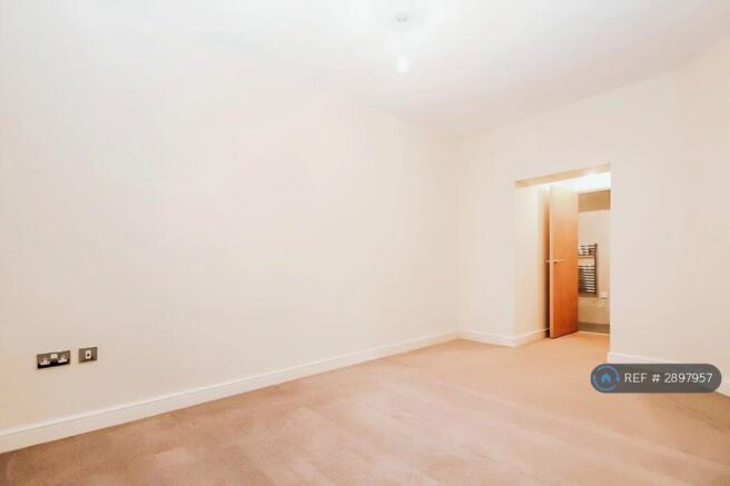 2 bed Flat to rent Image 7