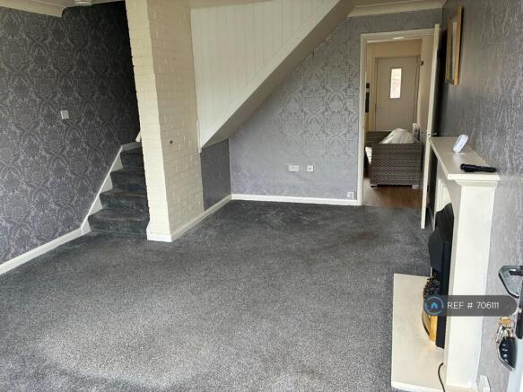 2 bed Terraced to rent Image 3