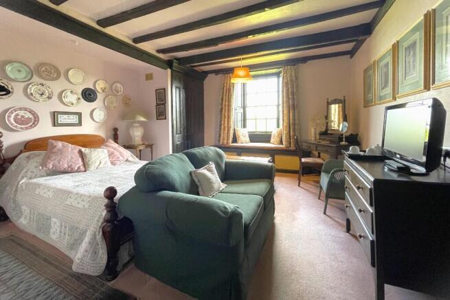 12 bed Character Property for sale Image 7