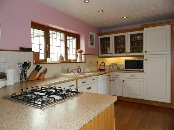 Kitchen Photo 1