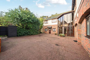 Flat 3, 50 Flowerdown House, Harestock Road, Winchester SO22 6NT