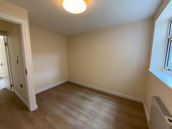 2 bed Flat to rent Image 10