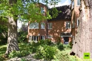 4, North House, Manor Fields, London SW15 3LW