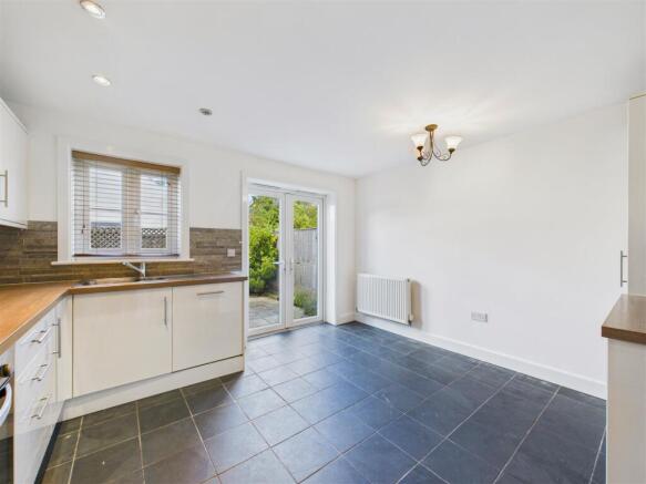 2 bed Terraced for sale Image 8