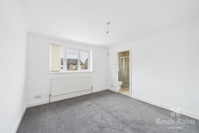 4 bed Semi-Detached for sale Image 7