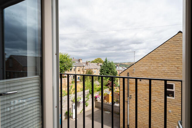 3 bed Terraced for sale Image 10