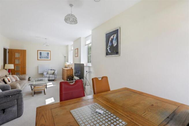 06-9cb6CT_MCSR_Flat 58 Watson Place_33 (1).JPG