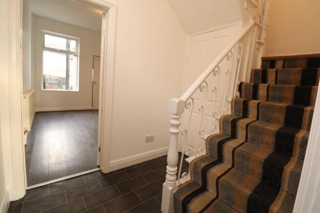 2 bed Semi-Detached to rent Image 5