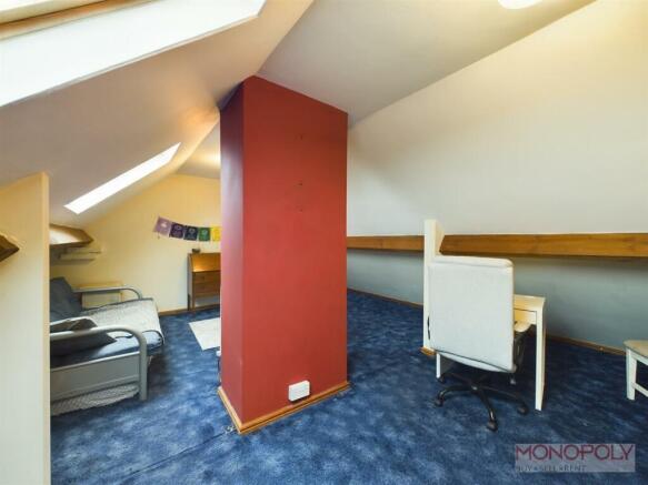 CAM01943G0-PR0306-STILL014.jpg