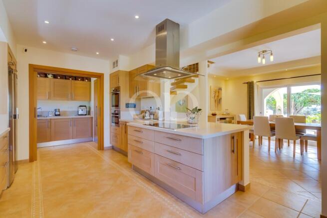 Exceptional 5-Bedroom Villa in Fuseta16