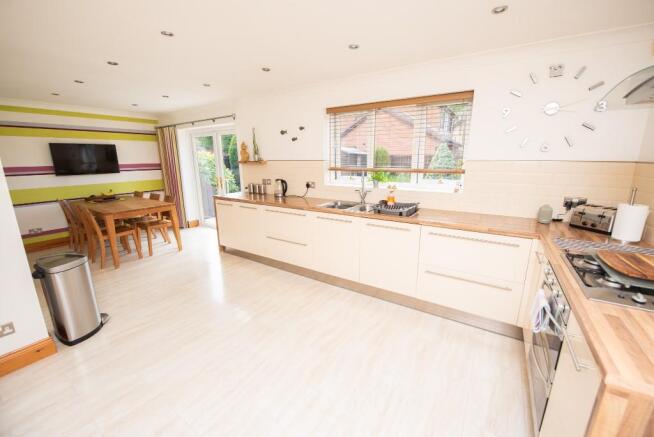 Kitchen/Breakfast Rm