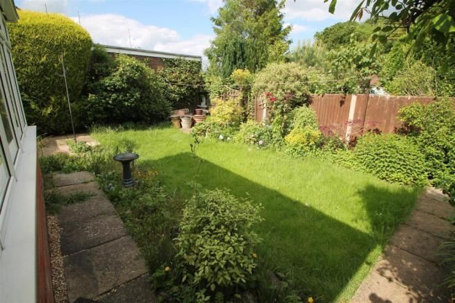 22 ashfield gdn 2.JP