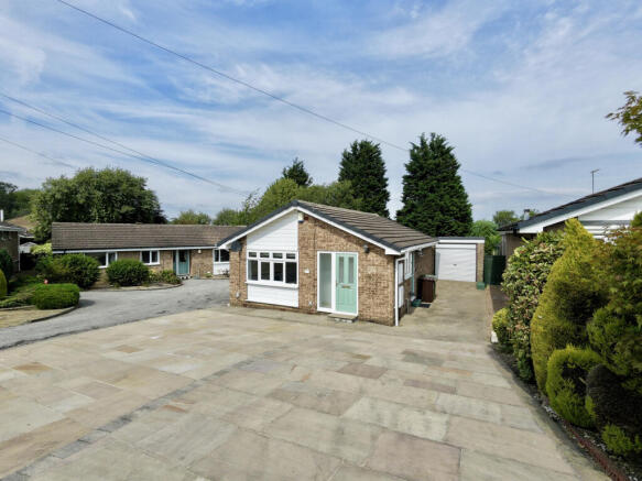 2 bed Detached Bungalow for sale Image 12