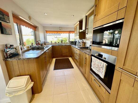 3 bed Semi-Detached Bungalow for sale Image 4