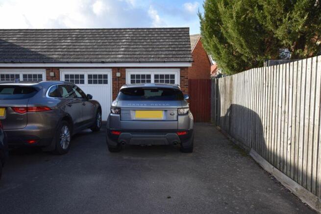 Garage/Parking