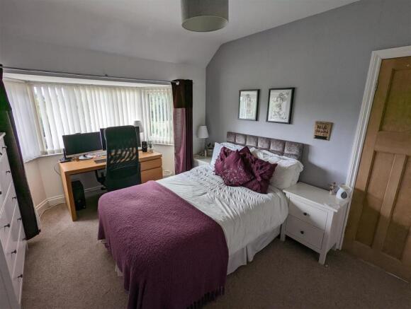 Bedroom 2 (Large).jpg