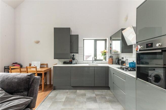 2 bed Apartment for sale Image 6