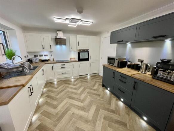 Kitchen/Dining Room