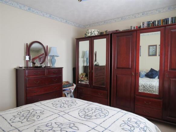 Bedrooms: