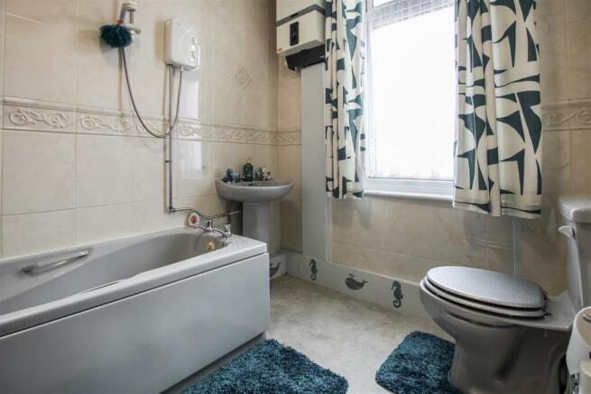 Bathroom / WC: