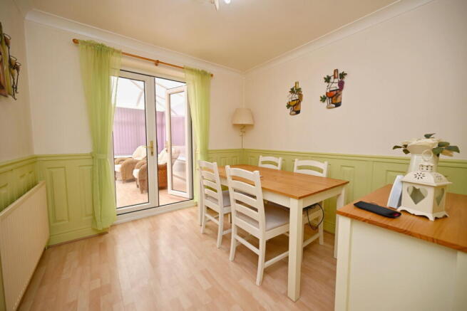3 bed Semi-Detached for sale Image 6
