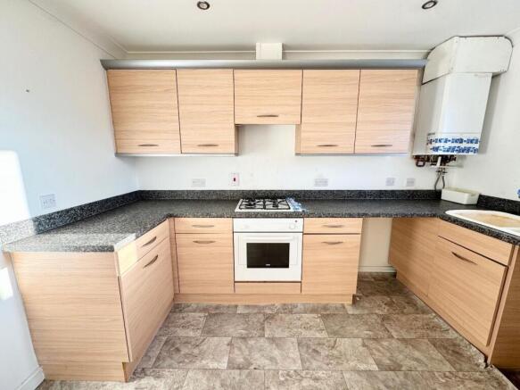 2 bed Flat for sale Image 4