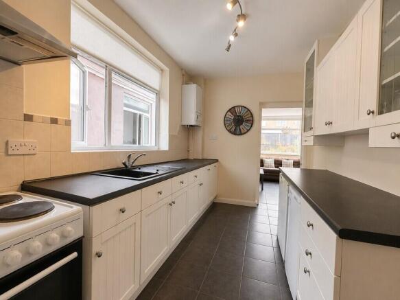 1 bed House Share to rent Image 5