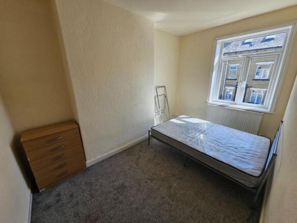 3 bed Terraced to rent Image 6