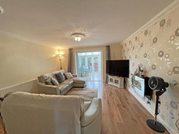 Coombe Way 6 - Lounge 2.jpg