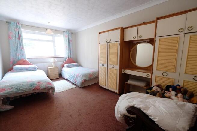 BEDROOM 2